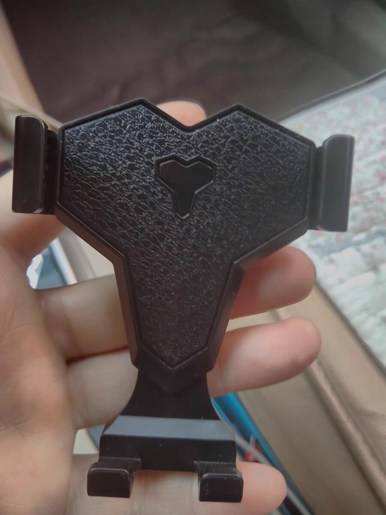 处理一批 全新未拆封的车载手机架 汽车导航...