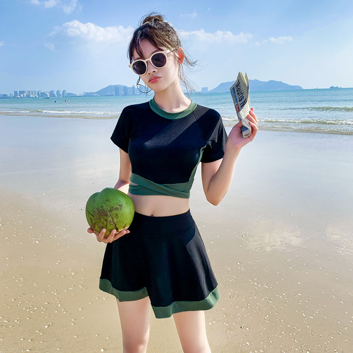 泳衣女裙式分体运动风两件套保守显瘦学生小胸...