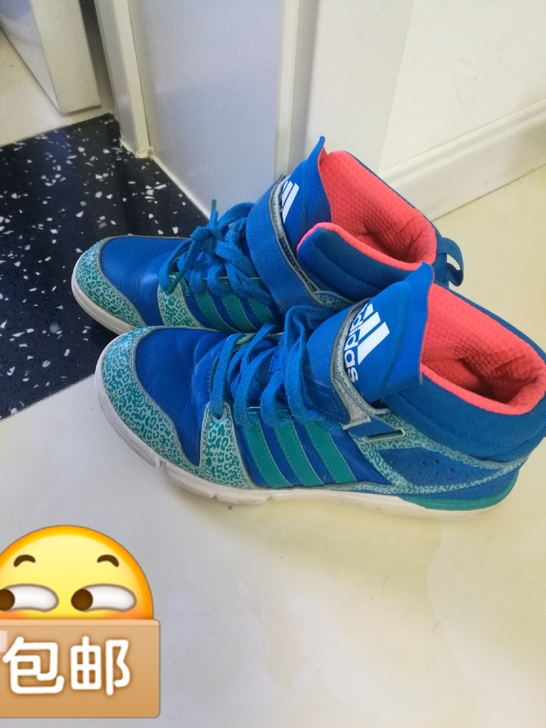 品牌型号 。阿迪达斯运动鞋薄款39码正品。...