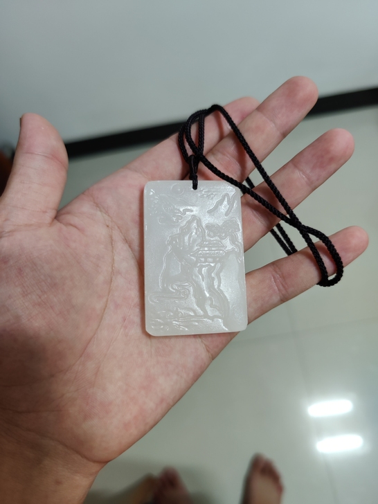 应该是阿富汗玉牌子，雕刻山水画，标价卖价，...