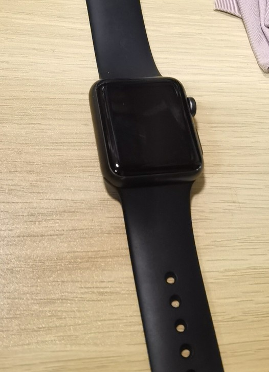 苹果手表一代   只当普通手表看时间用过半...