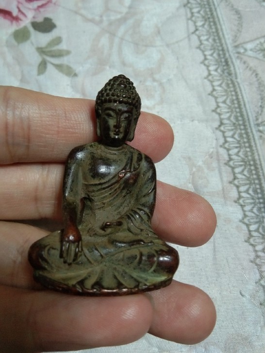 乡下收的释迦摩尼铜佛像古玩老包浆辟邪老铜佛...