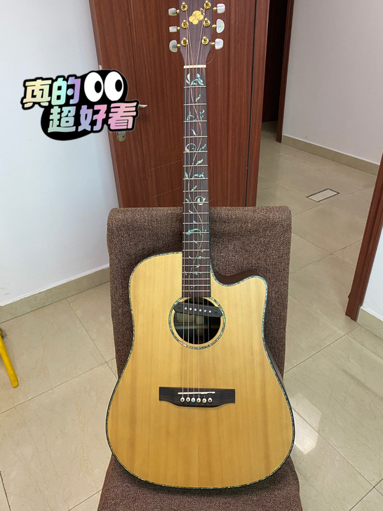 本人琴行吉他老师 现出手一把自用手工吉他。...