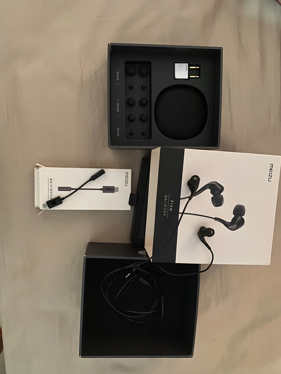 魅族三单元耳机，魅族耳放，一套出，几乎全新...