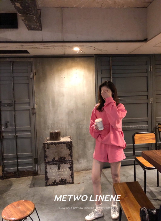 只有裤子了，没有上衣