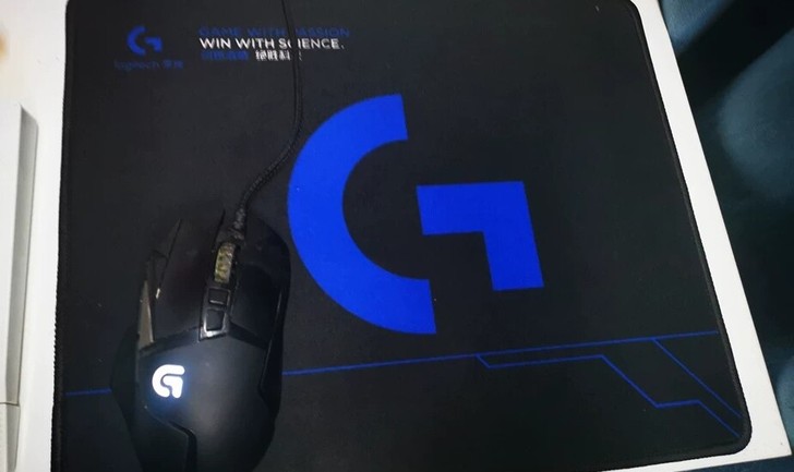 罗技锁边鼠标垫G电竞游戏LOL吃鸡g502...