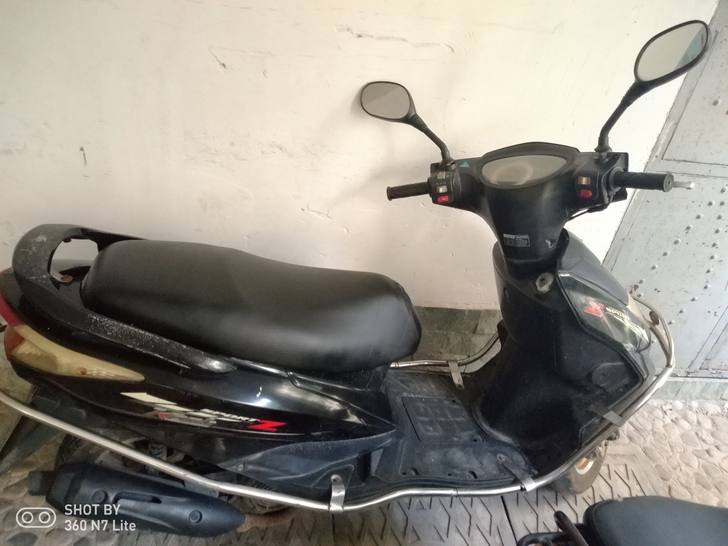 女式踏板摩托车，要搬家了不好带