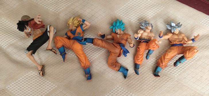 正版眼镜厂七龙珠海贼王火影忍者手办 ，都是...