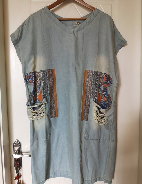 薄款牛仔布印花连衣裙，个性复古民族风，不退...