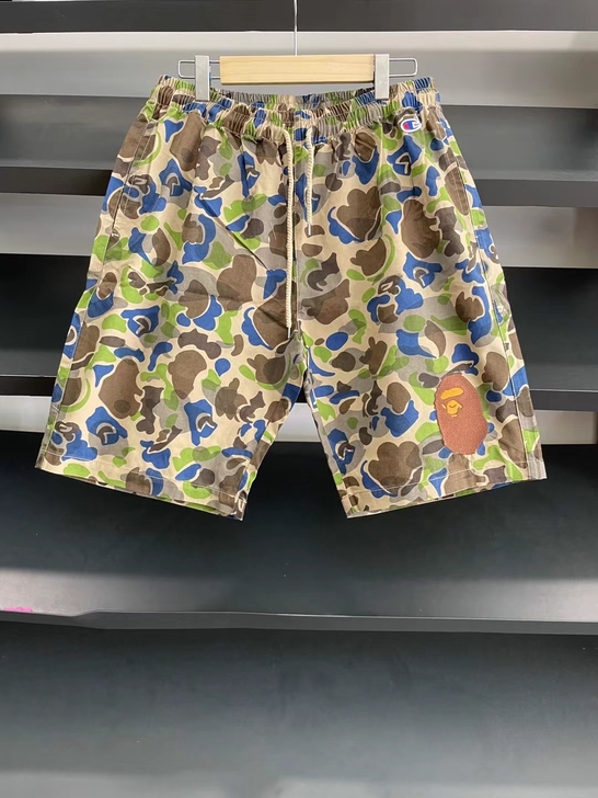 BAPE潮牌联名短裤！