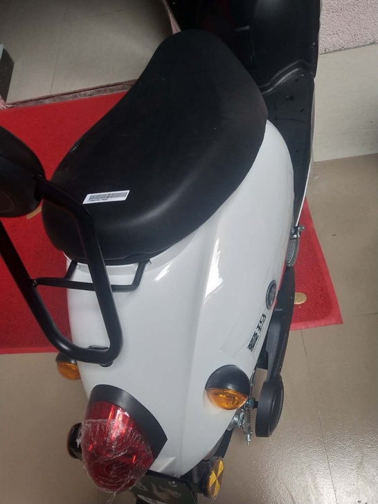 全新的电动车