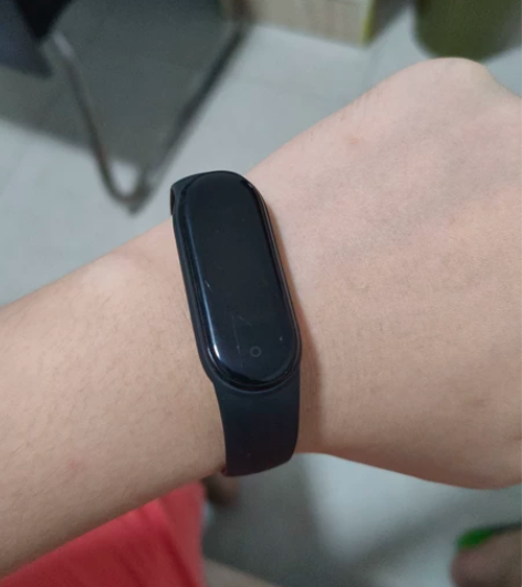 小米手环5普通版 有明显划痕 其他一切正常...