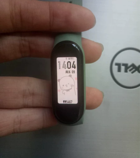 小米手环5 NFC版,带充电线刷了皮卡丘的...