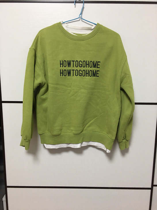 草绿色均码加绒卫衣。