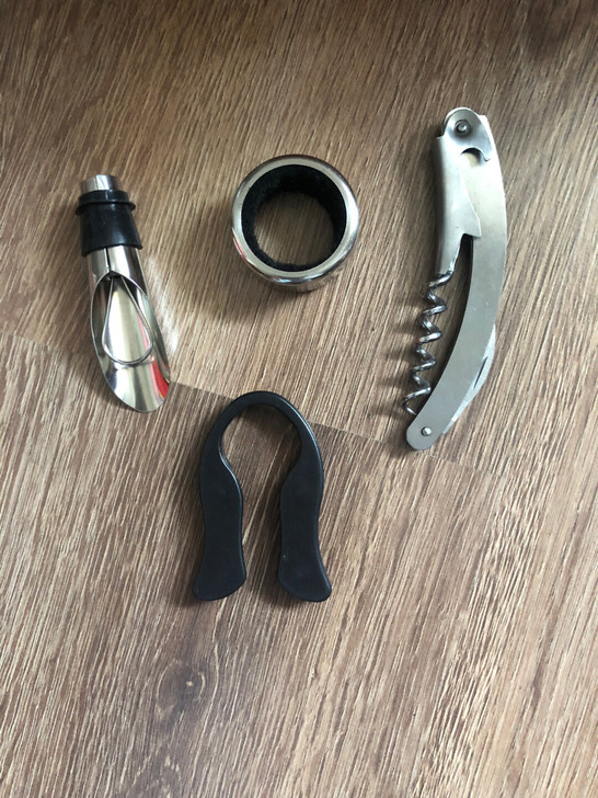 全新红酒开瓶器四件套,就一套,5元