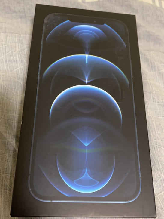 我要卖我的iPhone 手机在用 海军蓝的...