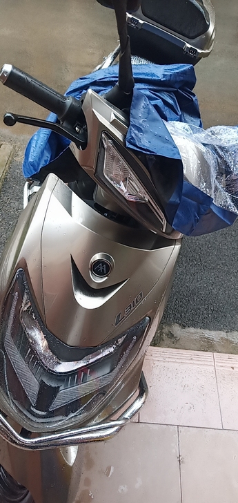 爱玛电动车，上次挂着人不在家，这次人回来了...