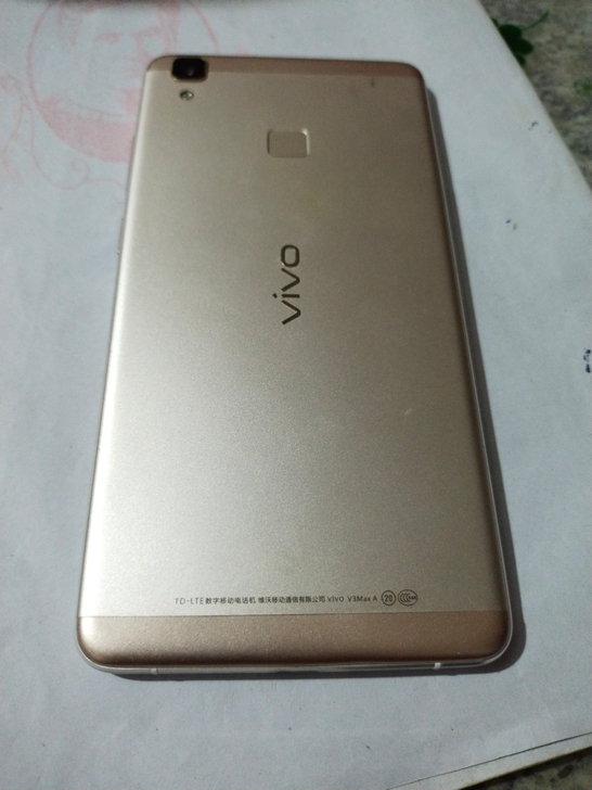 ⅤiVo手机，Ⅴ3maⅹA，几乎全新，处理...