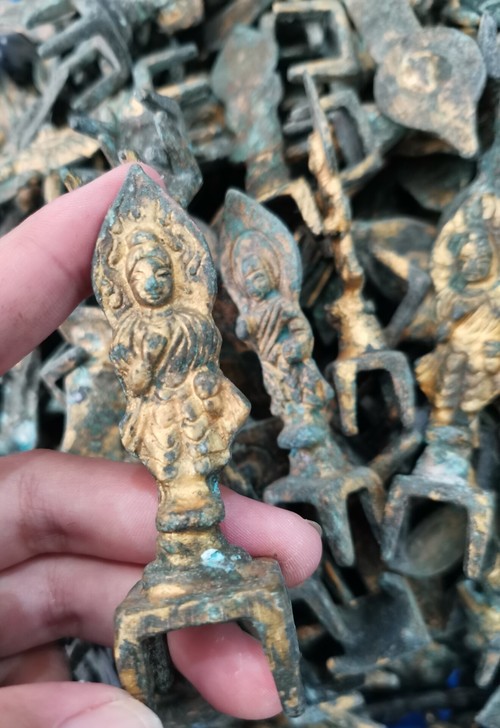 搬家处理一批 铜鎏金小板凳佛,实物拍摄!