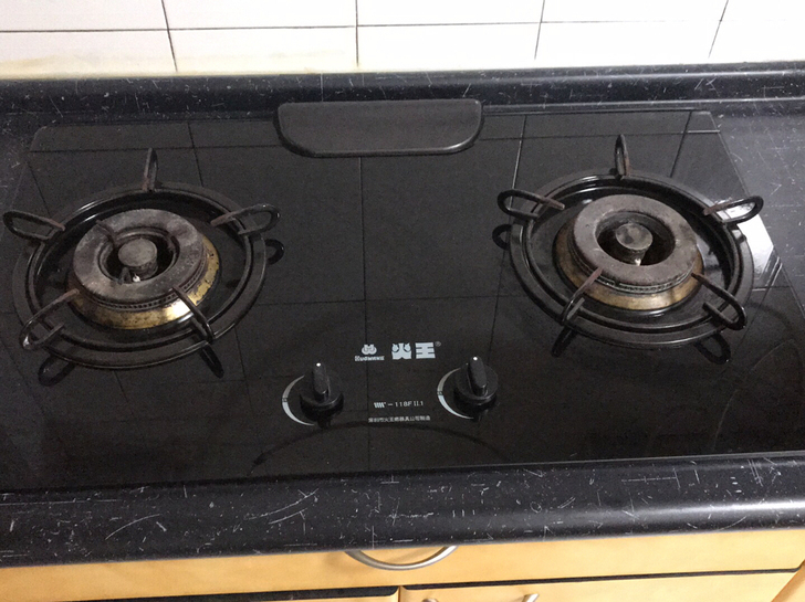 品牌型号 ：火王燃气灶