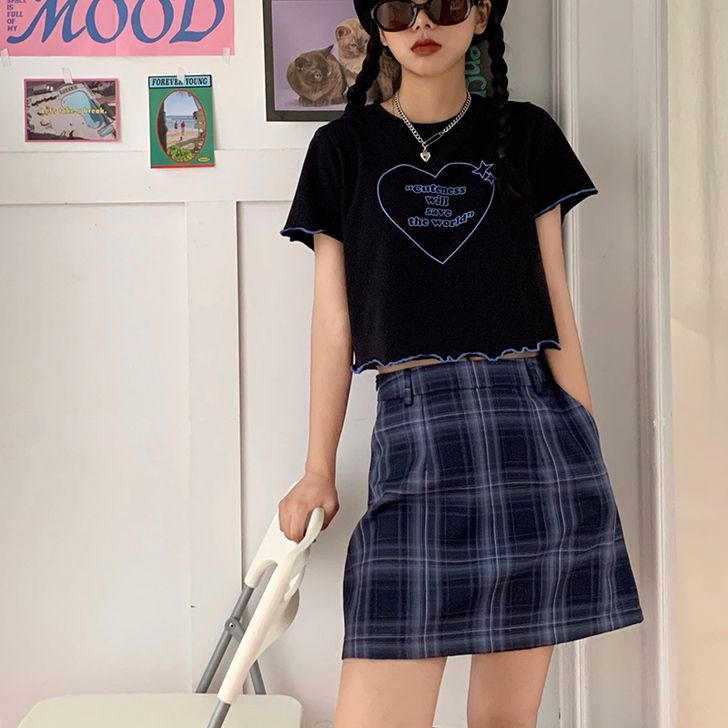 图中一套上身效果很辣 （衣服是一套搭背好的...