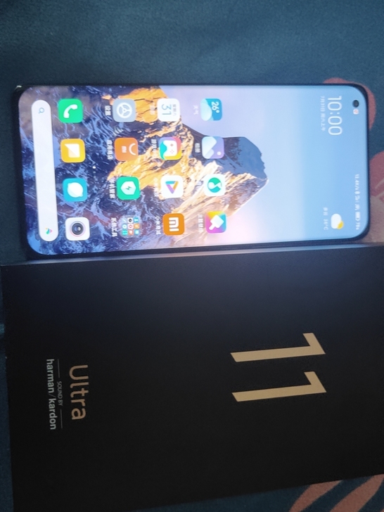 小米11ultra  边框一处极小掉漆 屏...
