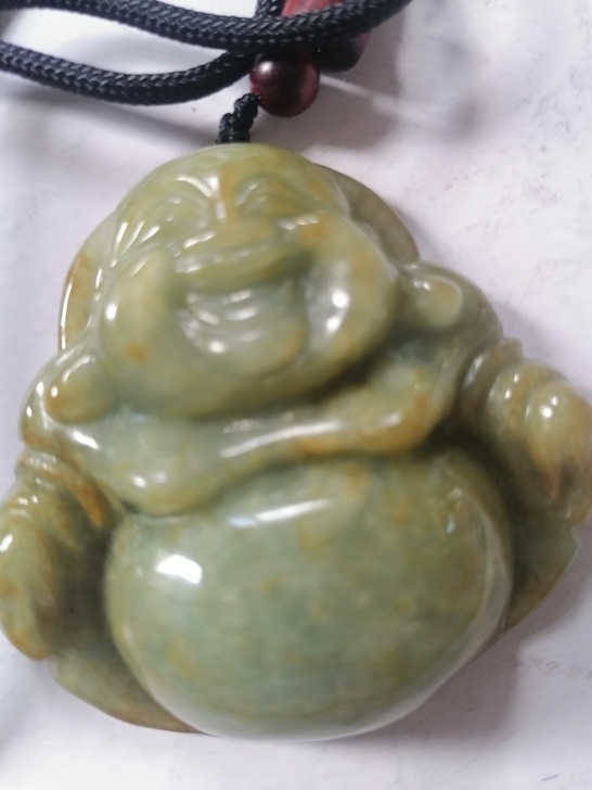 翡翠A货飘黄佛公挂坠，工艺精美，适合女士佩...