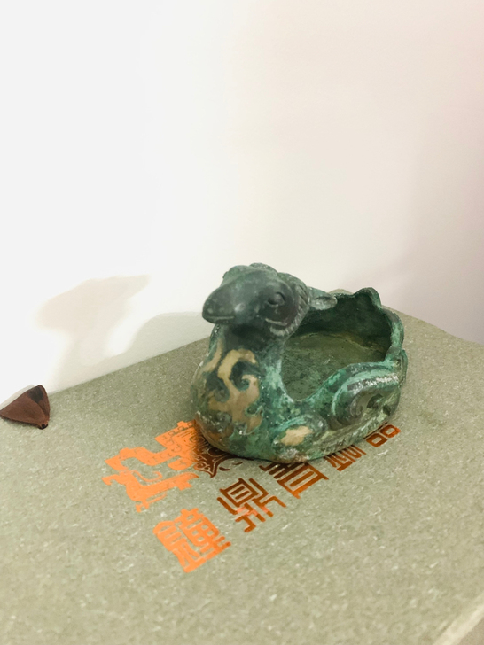 青铜摆件 可做烟灰缸 小容器 全新 带包装...
