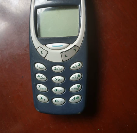 诺基亚3310手机!纯2000年老货!非翻...