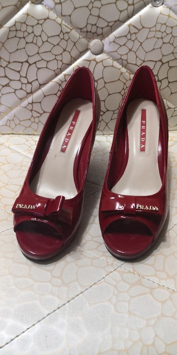 全新包快递 40码漆皮鱼嘴坡跟大牌鞋