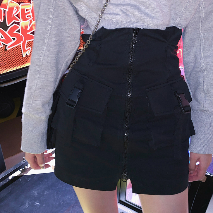 林珊珊 耍酷の工装风~穿出未来女战士新潮感...