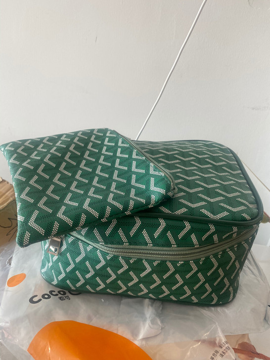 化妆包手提便携化妆袋旅行防水女洗漱包带小包