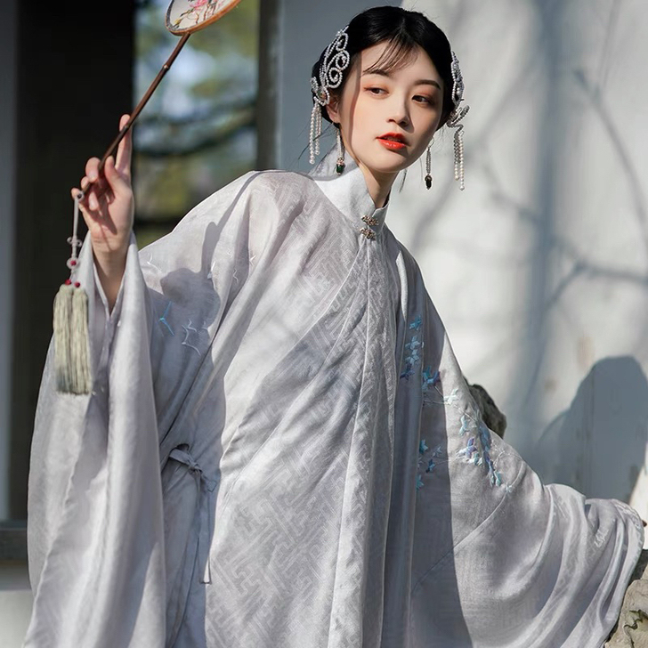 春山集竹鳞飞羽明制立领斜襟长衫