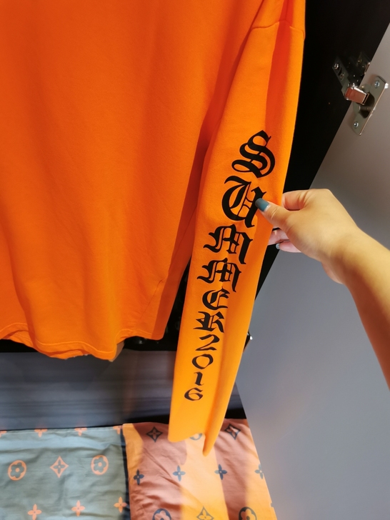 克罗心橘色的，很好看，全新，160斤内可以...