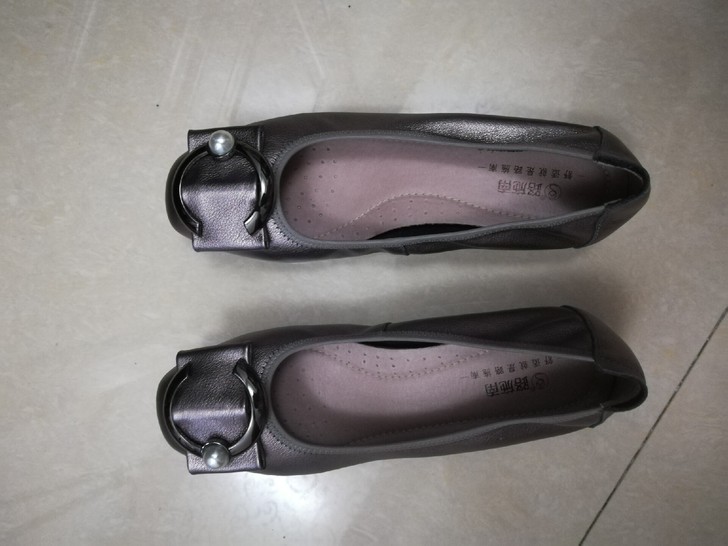 两双鞋子 单鞋船鞋和 运动鞋，全新，一次未...