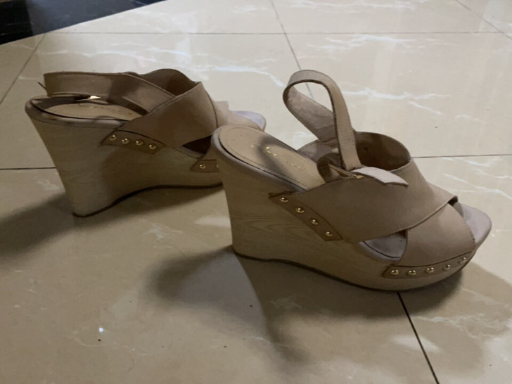 千百度裸色坡跟鞋37码