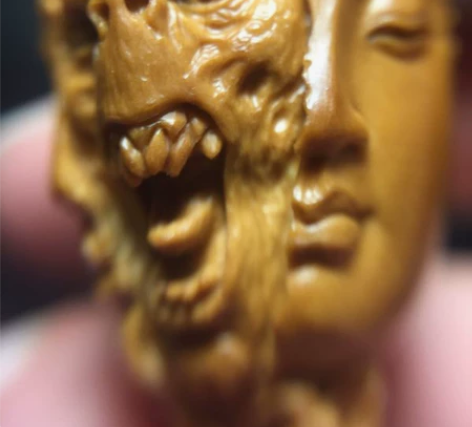 天鹰老师本工核雕作品——念之间，也叫魔由心...