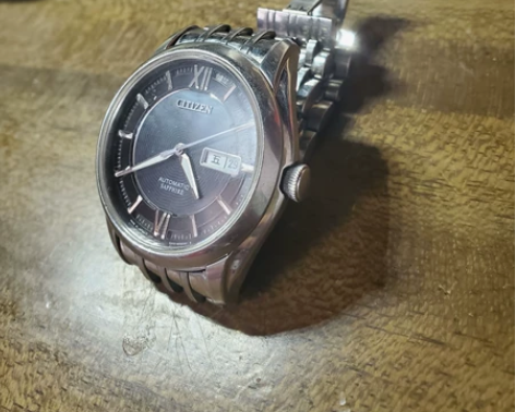 西铁城机械手表 保养良好，镜面无明显划痕。...