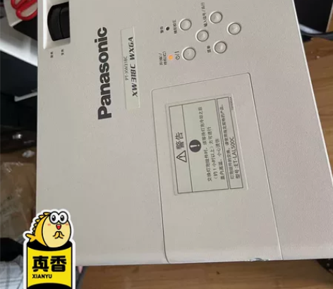 因个人改行   出一台投影仪几乎全新  松...