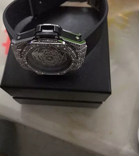 前任送的,不想要了,闲置全新,便宜出给有缘...