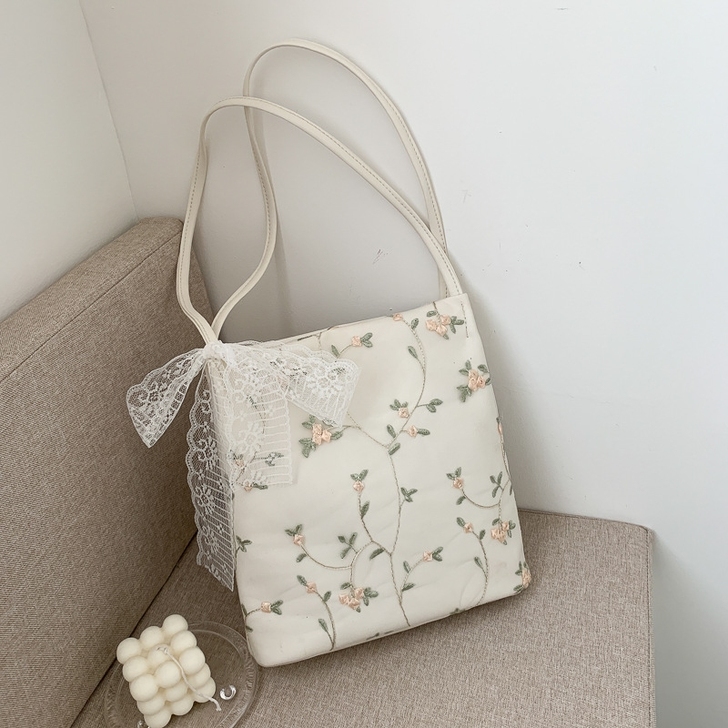 背不了那么多包包出咸鱼