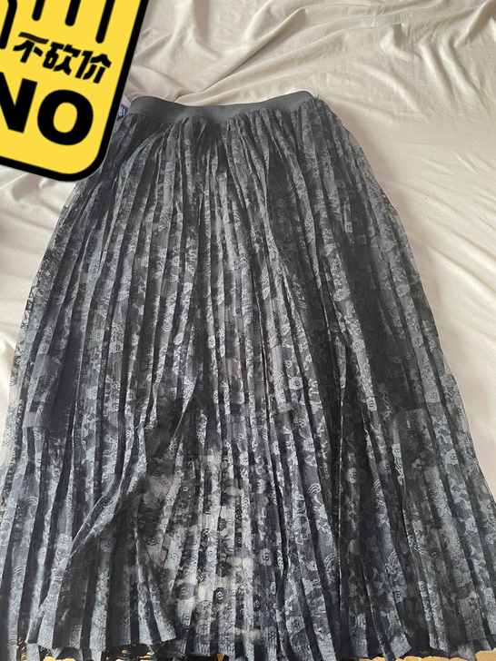 半身裙，膝盖以下，25块包邮出，几乎全新