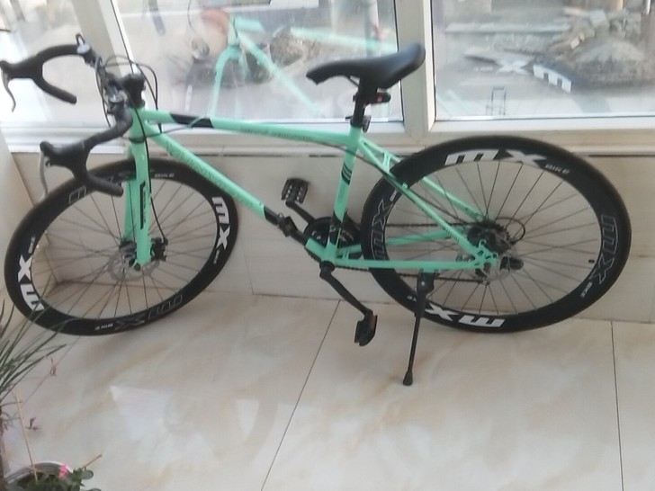 全新，带LED尾灯可调闪频，送车锁，可小刀。