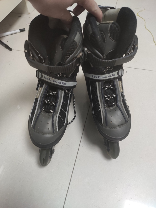 轮滑鞋39码9成新,不议价