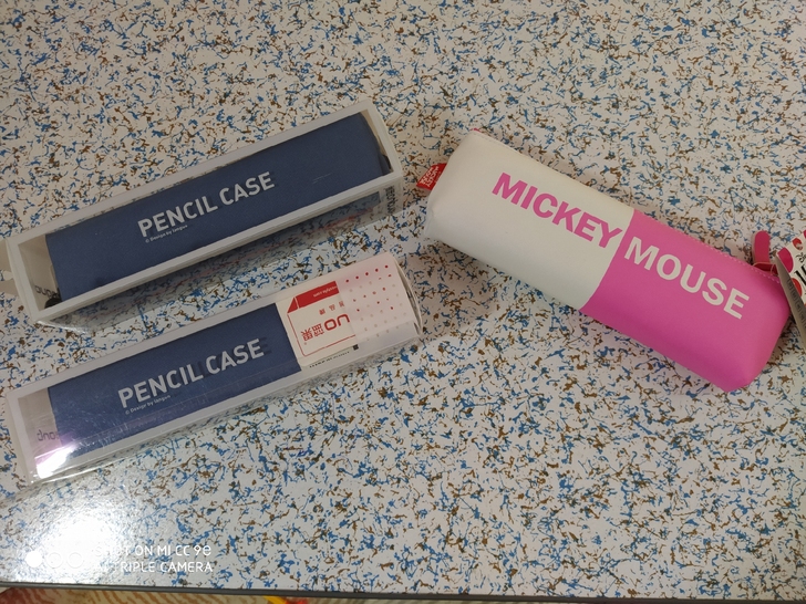 蓝果迪士尼笔袋正品