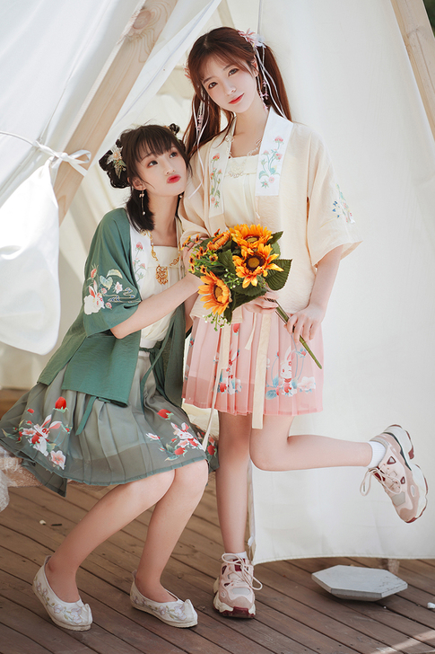 花神记汉服女中国风宋制褙子草莓兔绿色吊带齐...