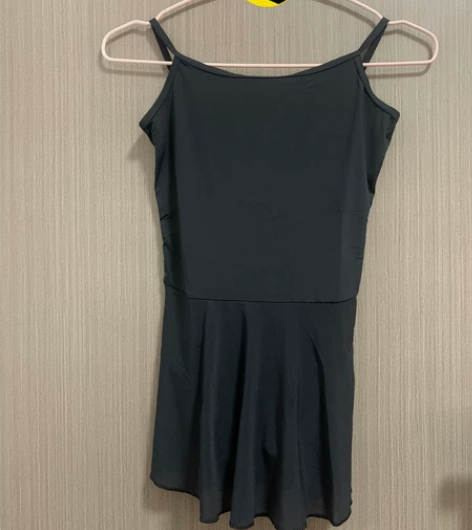芭蕾娃娃黑色练功服纱裙连体款，成人码，需要...