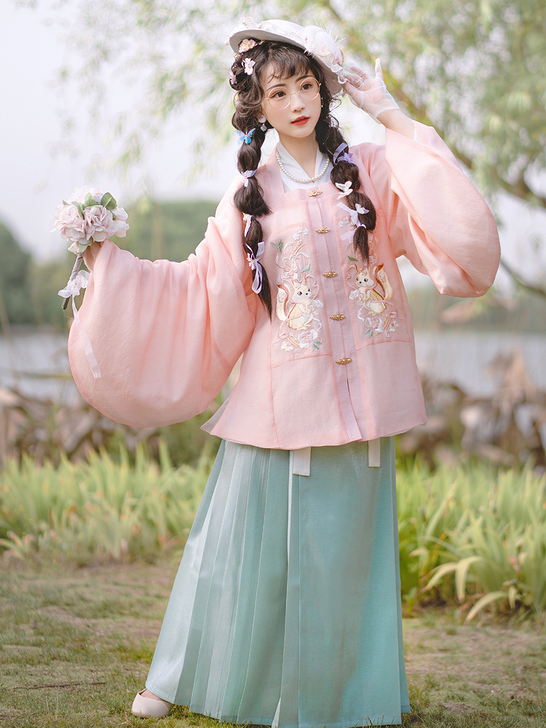 花神记##amp;mdash;松鼠牡丹汉服...