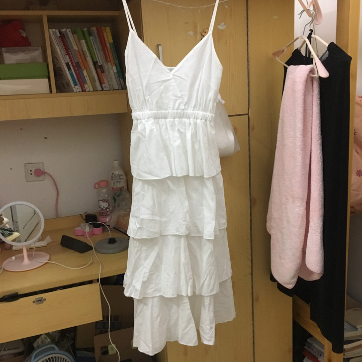 白色蛋糕裙 100买的