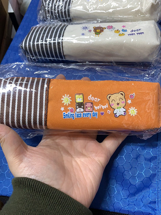 笔袋 全国包邮只有1个,便宜卖,直接拍就行...